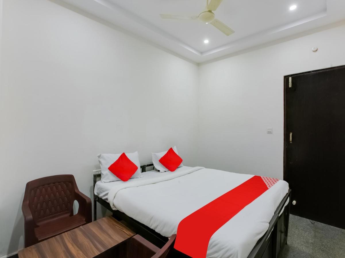 Hotel O Manjushree Boarding & Lodging Nearby Dr.Br Ambedkar Stadium Basveshwar Nagar Bangalore Esterno foto