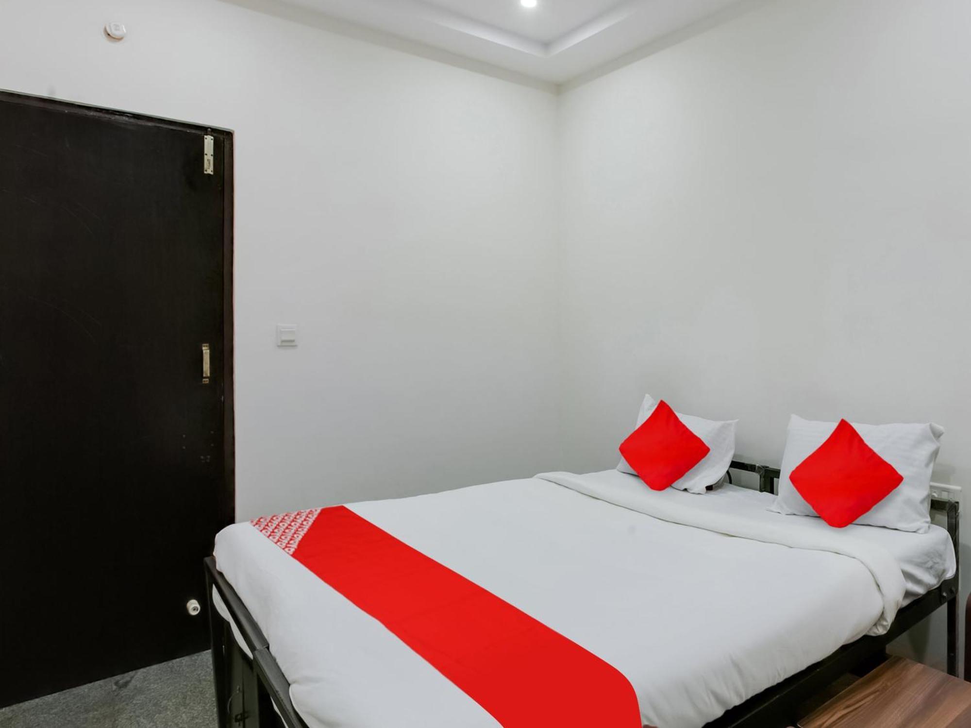 Hotel O Manjushree Boarding & Lodging Nearby Dr.Br Ambedkar Stadium Basveshwar Nagar Bangalore Esterno foto