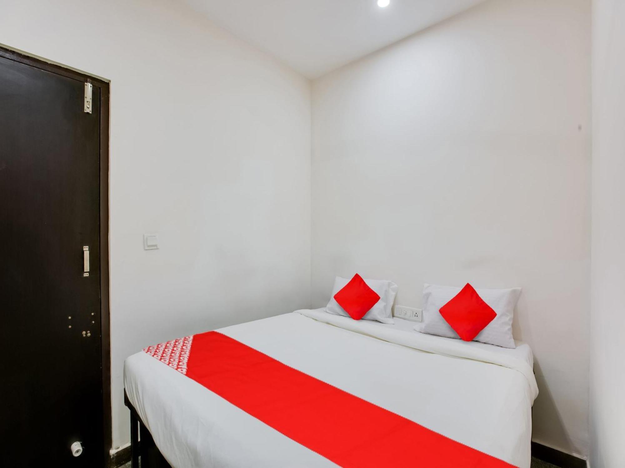 Hotel O Manjushree Boarding & Lodging Nearby Dr.Br Ambedkar Stadium Basveshwar Nagar Bangalore Esterno foto