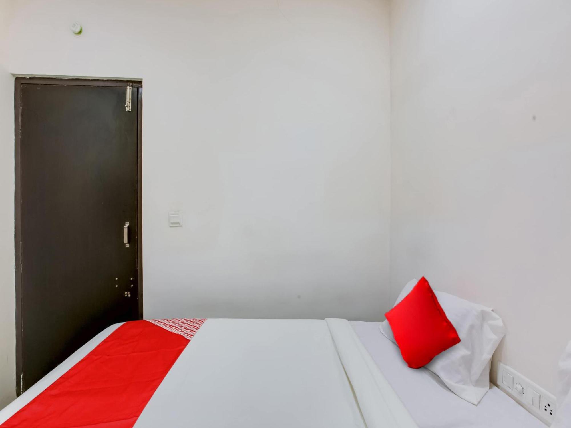 Hotel O Manjushree Boarding & Lodging Nearby Dr.Br Ambedkar Stadium Basveshwar Nagar Bangalore Esterno foto