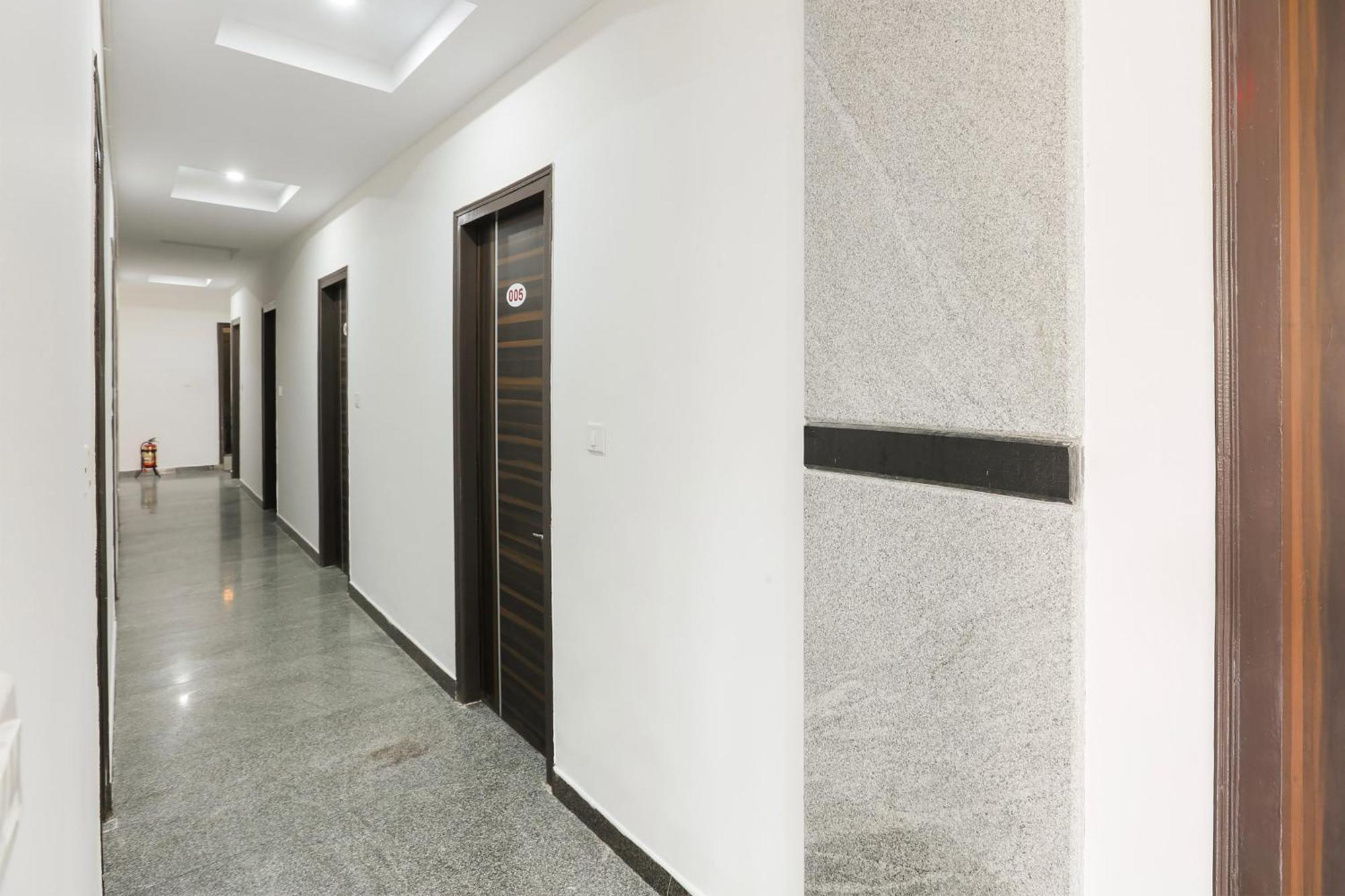 Hotel O Manjushree Boarding & Lodging Nearby Dr.Br Ambedkar Stadium Basveshwar Nagar Bangalore Esterno foto